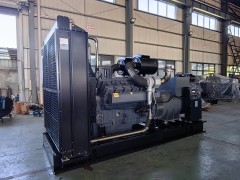 無(wú)錫動(dòng)力800KW柴油發(fā)電機(jī)出廠前測(cè)試
